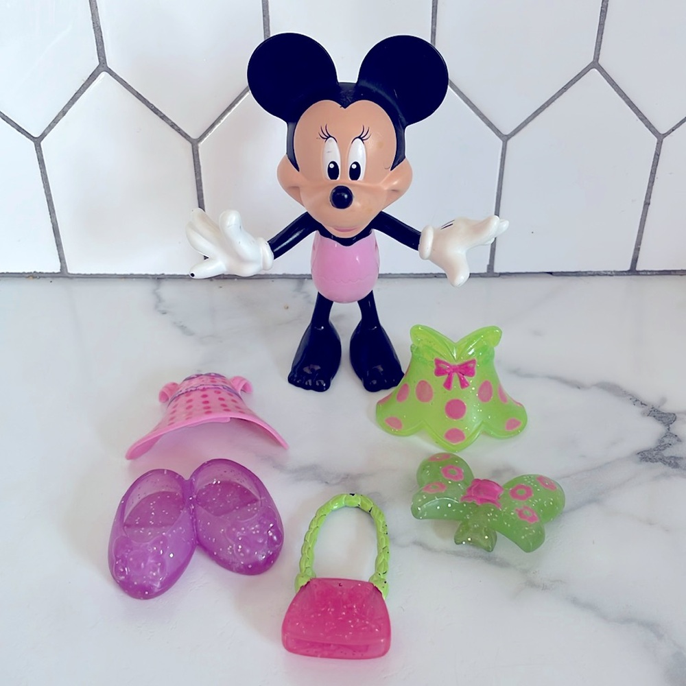 2011 Disney Minnie Mouse Bow-tique Snap ‘n Style Doll - Green/Pink Minnie